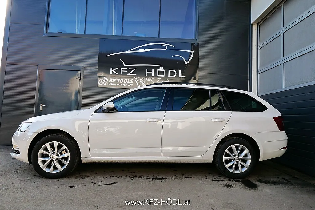 Skoda Octavia Combi 2,0 Ambition TDI 4×4 Image 6